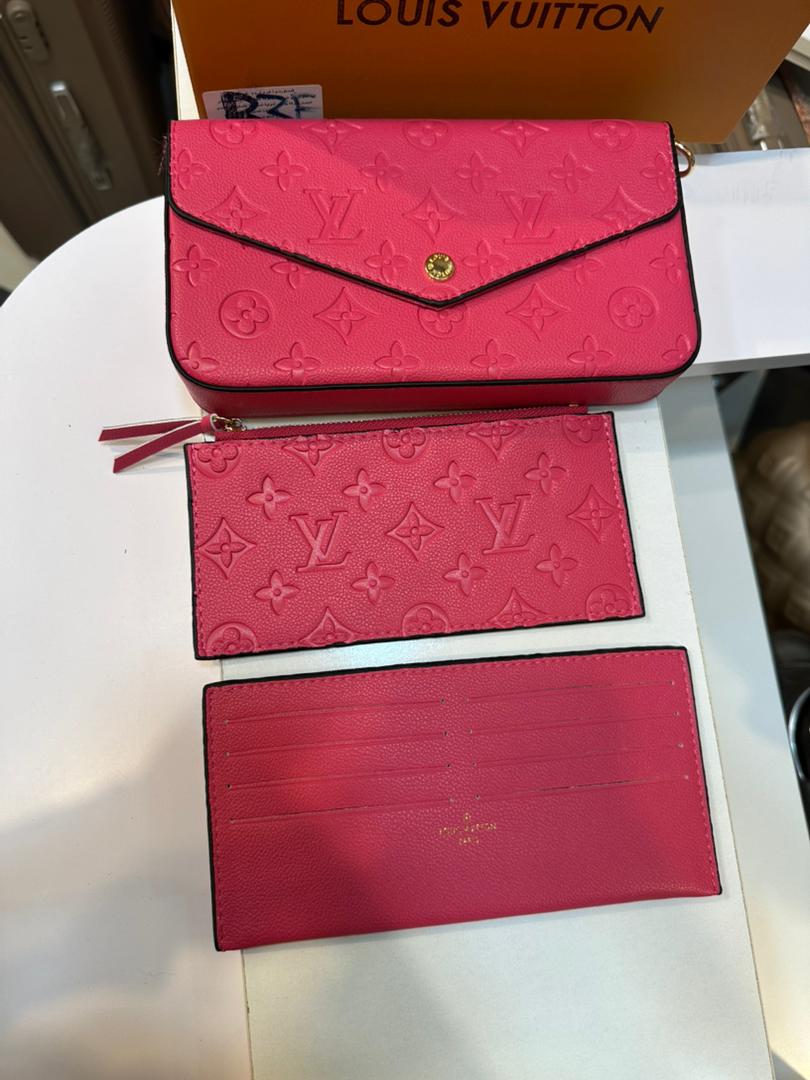 LOUIS VUITTON pochette felicie