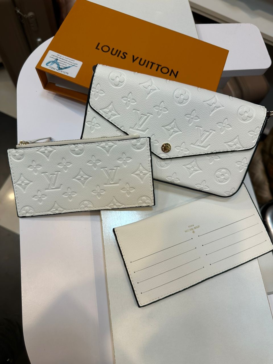 LOUIS VUITTON pochette felicie